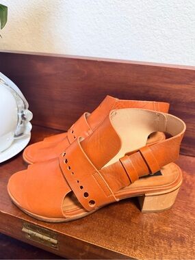 Neosens Women's Tan Leather Block Heel Sandals, size 36, EUC